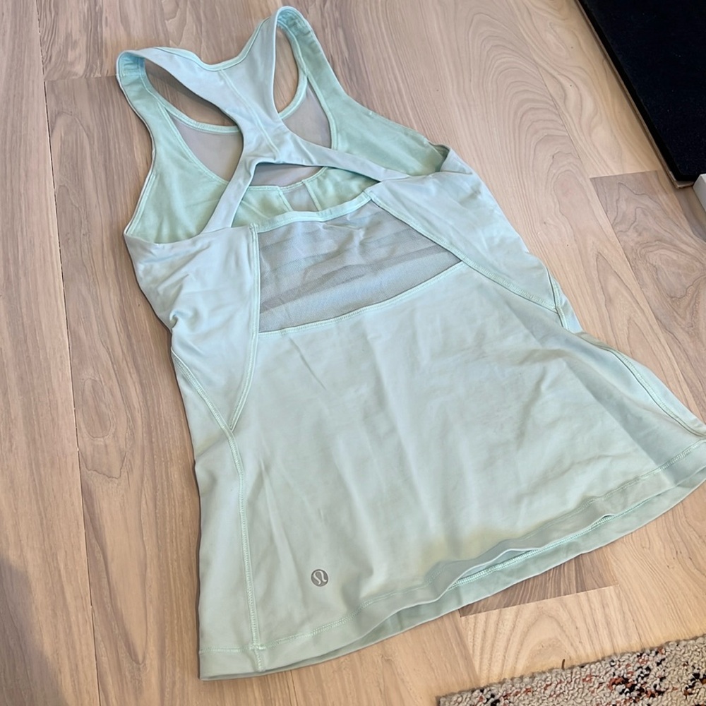Lululemon Seafoam green tank with built in bra